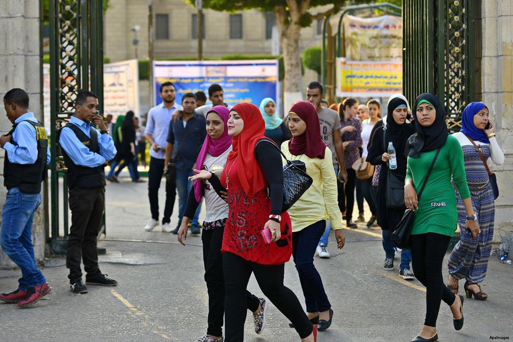 التقديم علي معادلة الدبلومات الفنية لدخول كلية التجارة وكلية الهندسة