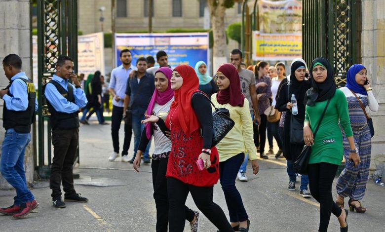 التقديم علي معادلة الدبلومات الفنية لدخول كلية التجارة وكلية الهندسة